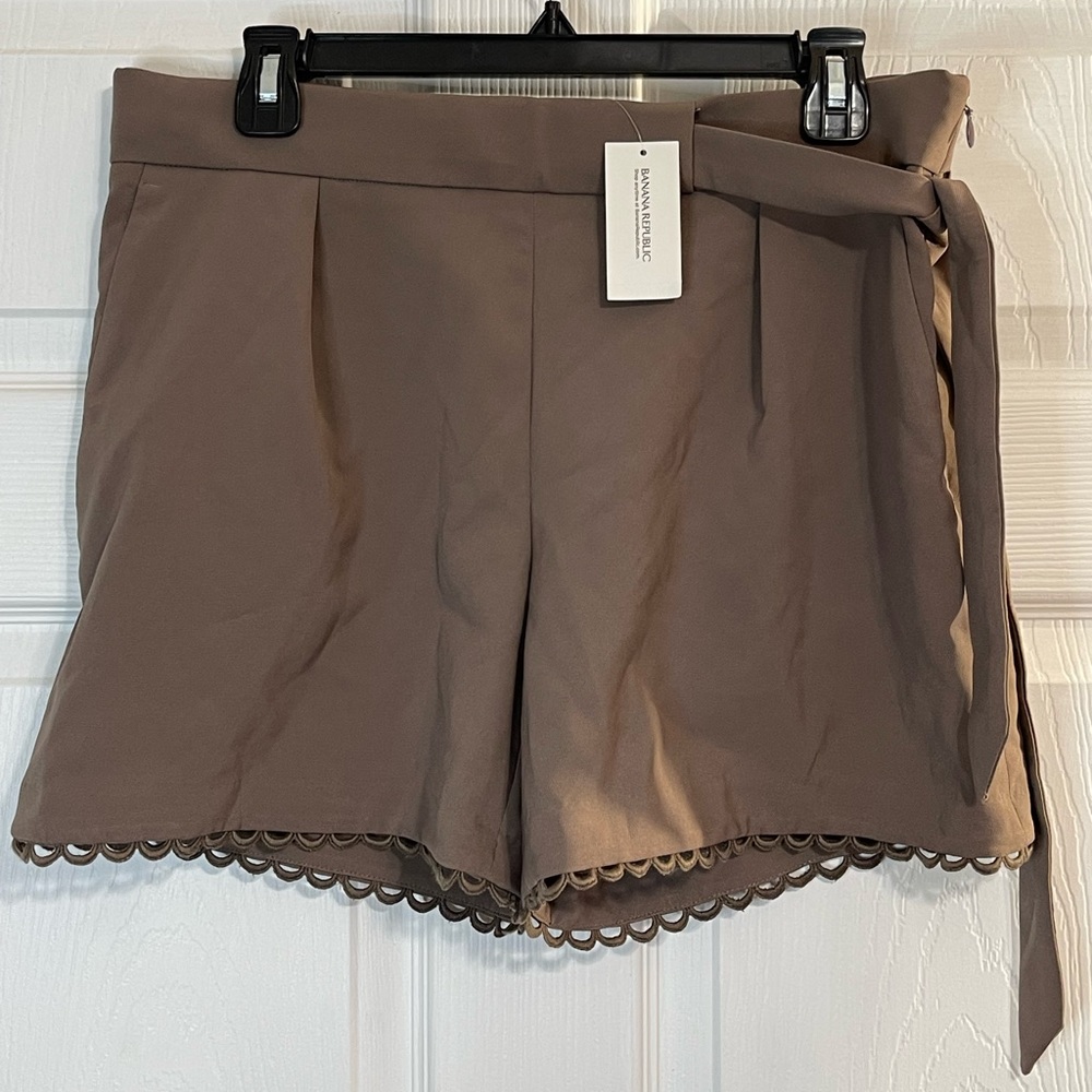 Banana Republic Women Sz 8 Pleated Shorts Belted Crochet Hem Deep Brown NWT